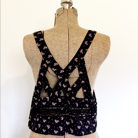 Free people black and floral crop top size medium - Picture 3 of 4